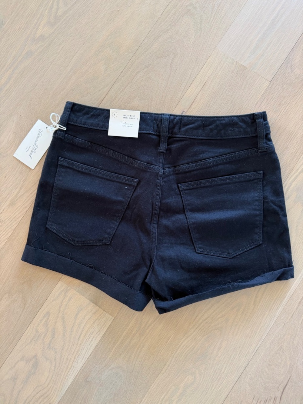 Universal Thread High Rise Shorts - Picture 3 of 3